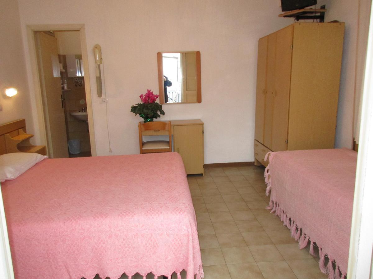Hotel Pensione Ornella Cesenatico Exteriör bild