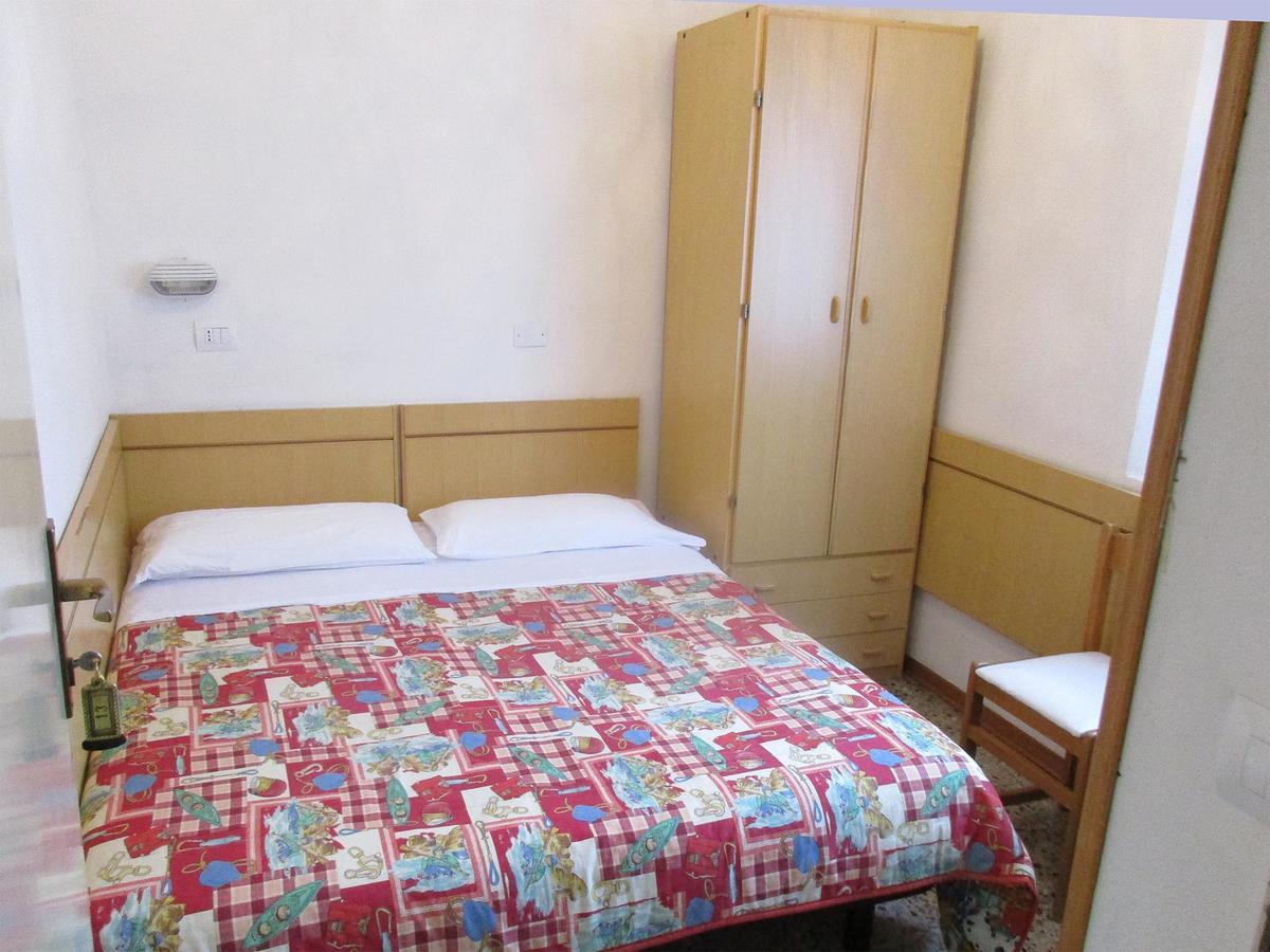 Hotel Pensione Ornella Cesenatico Exteriör bild