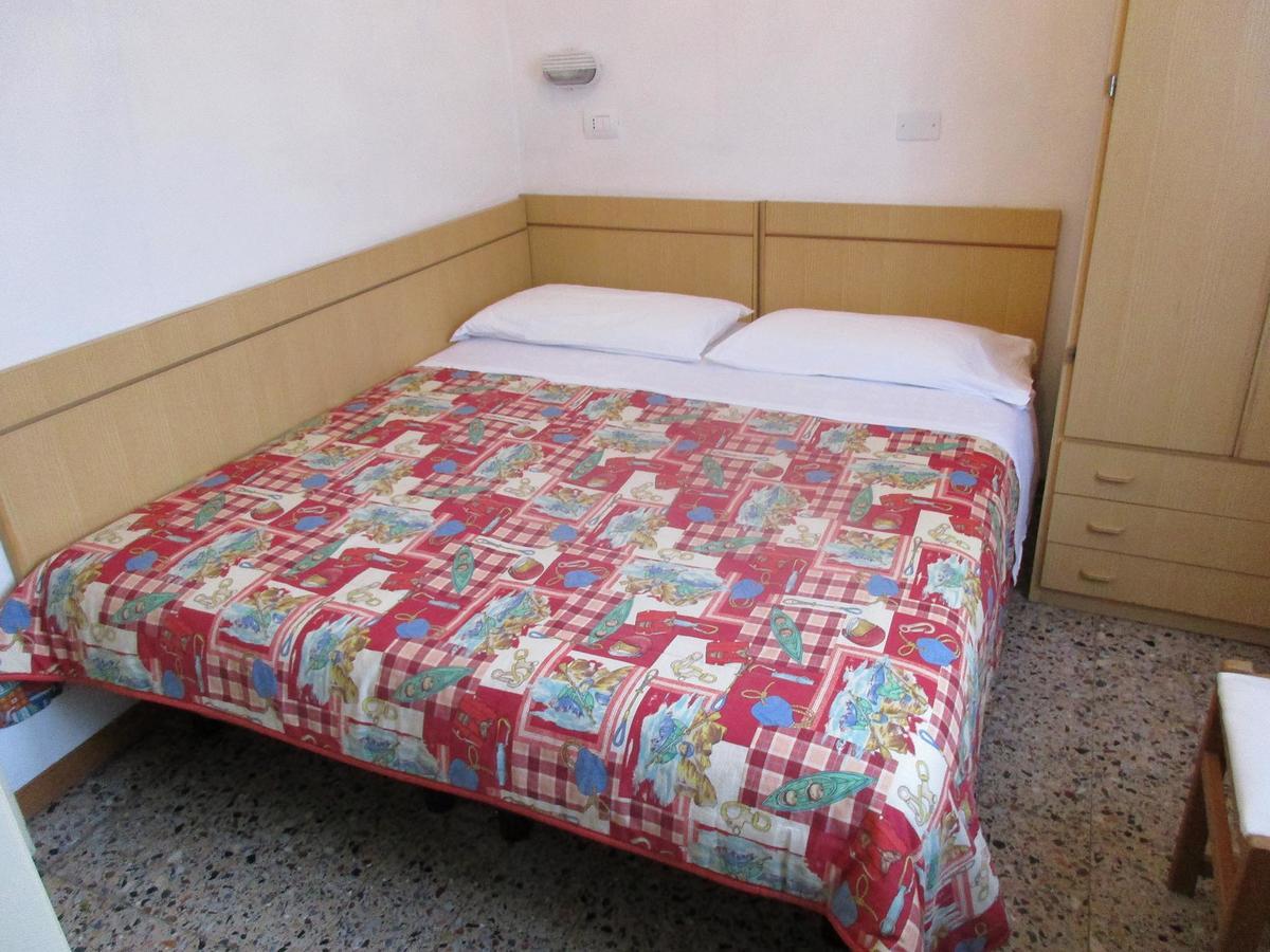 Hotel Pensione Ornella Cesenatico Exteriör bild