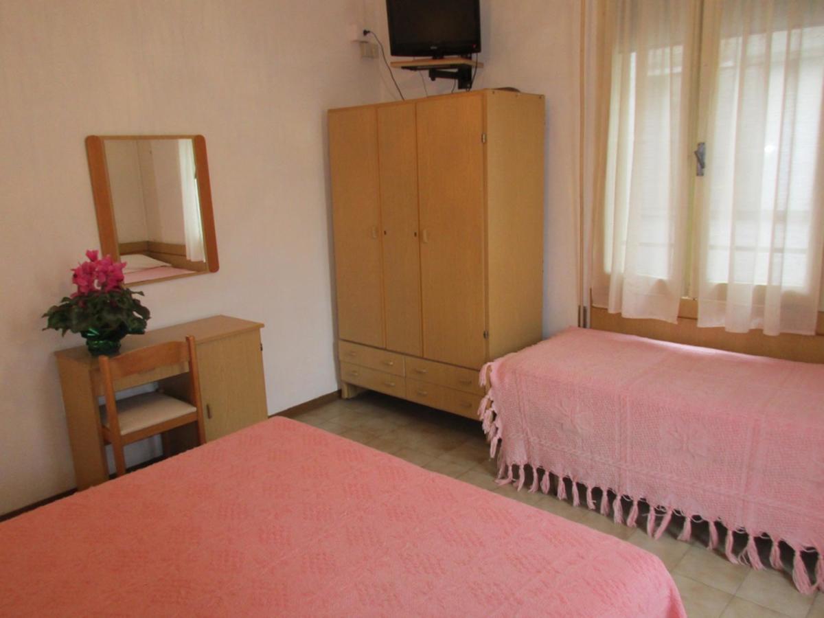 Hotel Pensione Ornella Cesenatico Exteriör bild