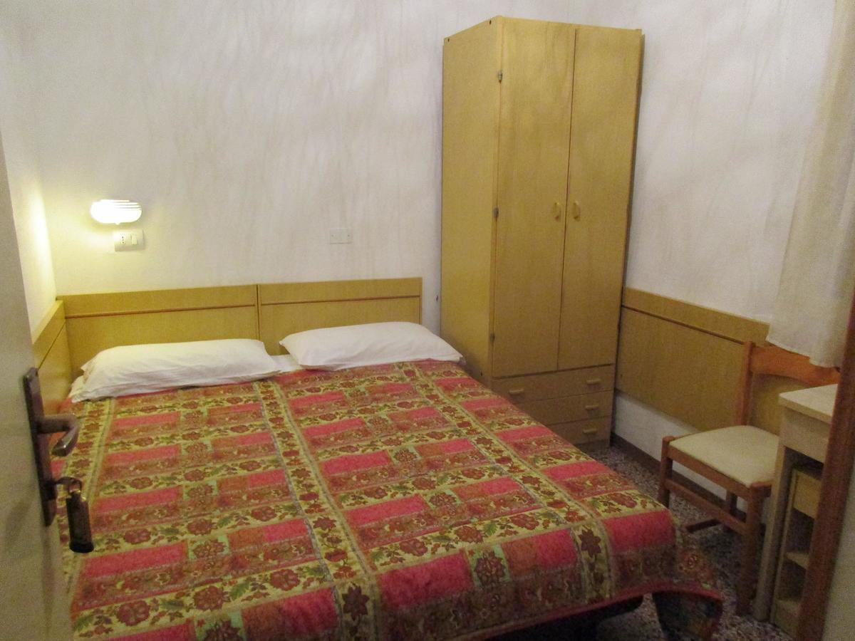 Hotel Pensione Ornella Cesenatico Exteriör bild